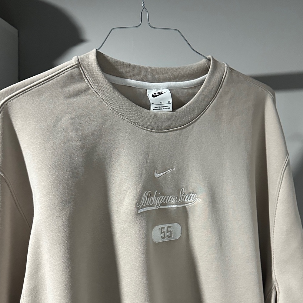 Nike Men's Beige Crewneck Sweater. Never been worn